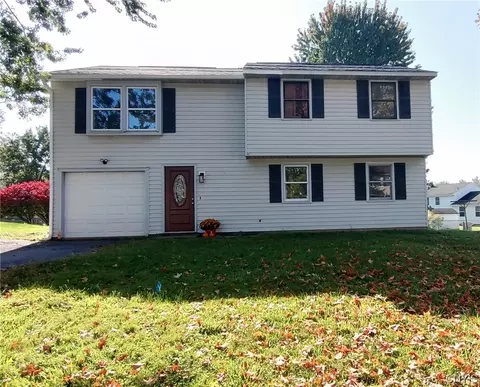 8316 Sextant Dr, Baldwinsville, NY 13027