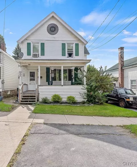 86 E 7th St, Oswego, NY 13126