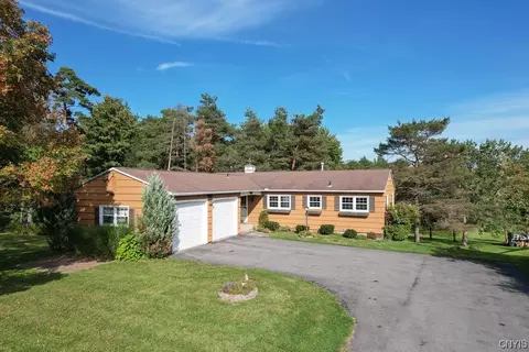 4608 Cleveland Rd, Onondaga, NY 13215