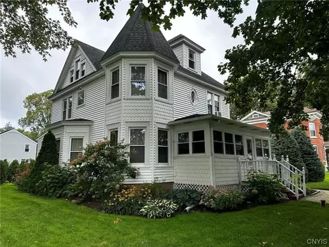 301 Sycamore St, Salina, NY 13088