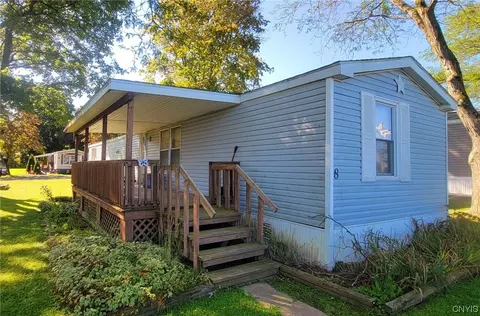 8 Moraine Mnr, Fleming, NY 13021