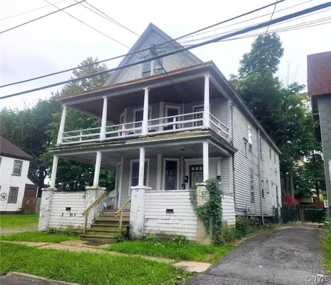 715 Chestnut St, Utica, NY 13502