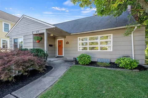 212 Hancock Dr, Syracuse, NY 13207