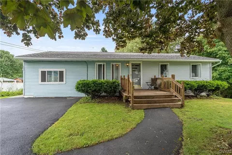 225 Hillcrest Dr, Central Square, NY 13036
