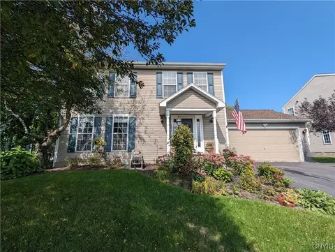 8257 Dampier Cir, Clay, NY 13090
