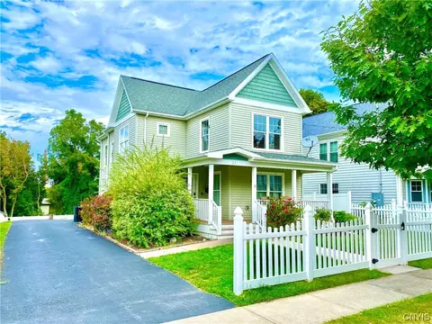 23 Orchard St, Auburn, NY 13021