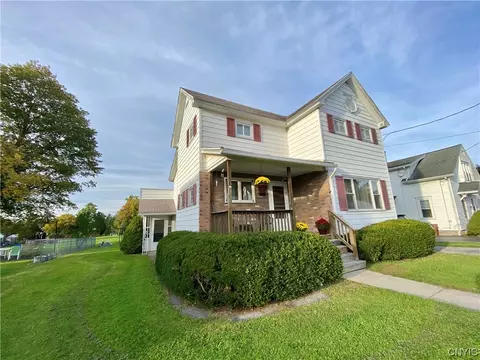 29 Catlin St, Auburn, NY 13021