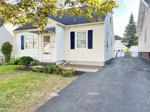 250 Roxford Rd N, Salina, NY 13208