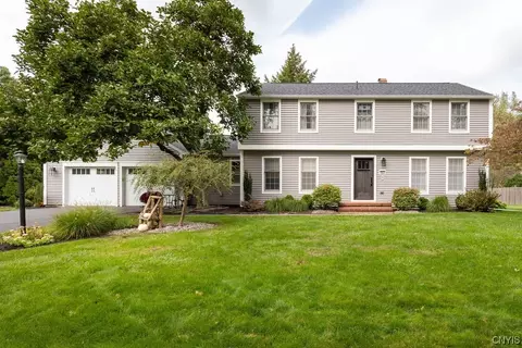 3921 Willowbrook Ln, Salina, NY 13090
