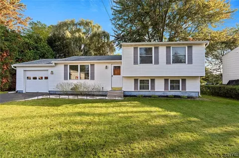 8176 Dexter Pkwy, Lysander, NY 13027