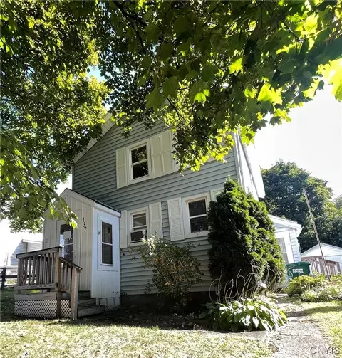 137 Liberty St, Oswego, NY 13126