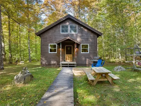 69 Uncas Rd, Inlet, NY 13360