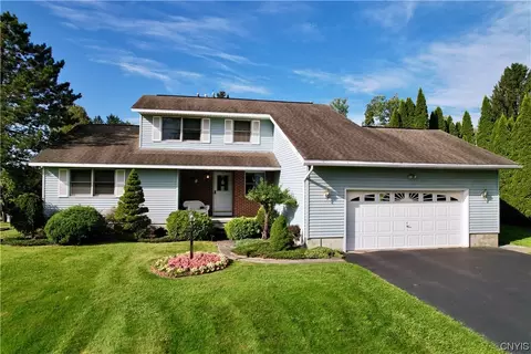 7 Broadwood Ln, Whitestown, NY 13492