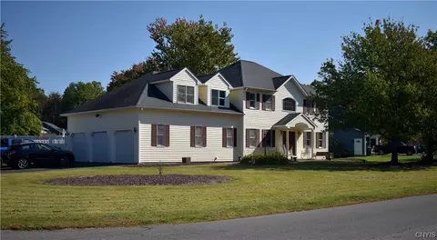 8488 Farm Gate, Cicero, NY 13039