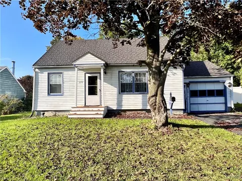 220 Everingham Rd, Onondaga, NY 13205