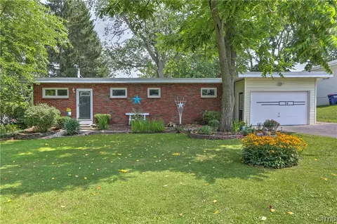 24 Comstock Rd, Van Buren, NY 13027