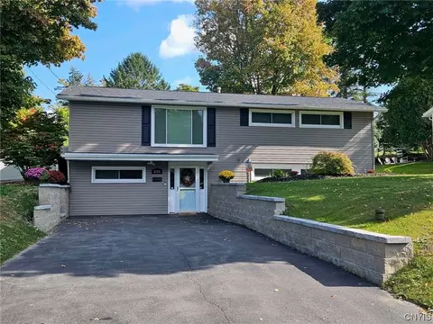 233 Wynnfield Dr, Geddes, NY 13219