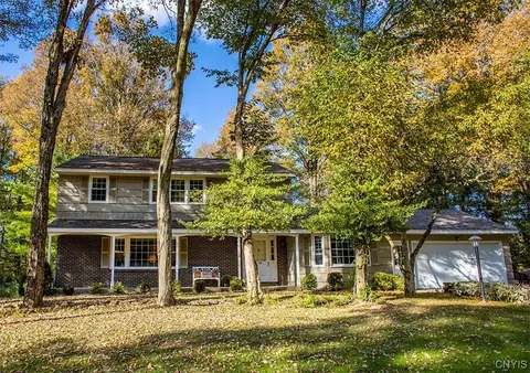 138 Stanwood Ln, Manlius, NY 13104