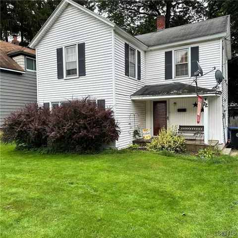 22 Samson St, Cortland, NY 13045
