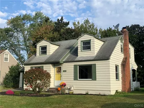 126 Dolshire Dr, Clay, NY 13212