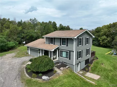 652 Markham Hollow Rd, Tully, NY 13159