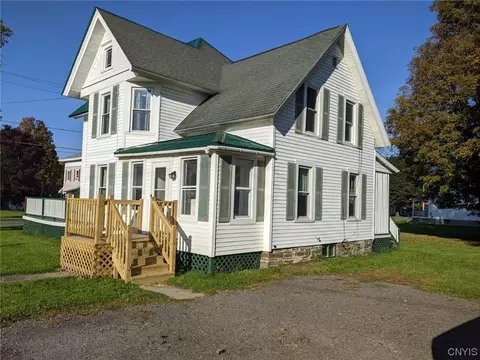 718 Railroad St, Deruyter, NY 13052