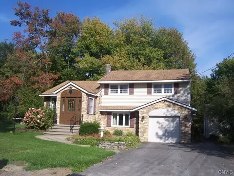 8442 Dawn Dr, Rome, NY 13440