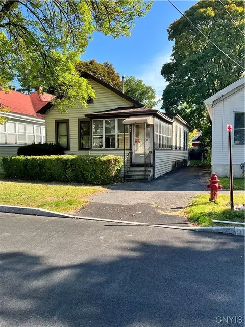 928 Highland St, Syracuse, NY 13203