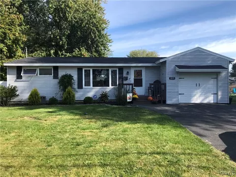 309 Midwood Dr, Salina, NY 13088