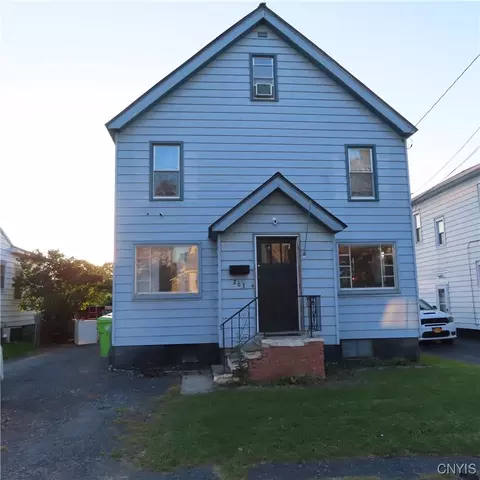 263 Roxford Rd N, Salina, NY 13208