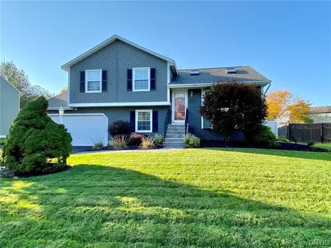 6122 Owlwood Dr, Cicero, NY 13039
