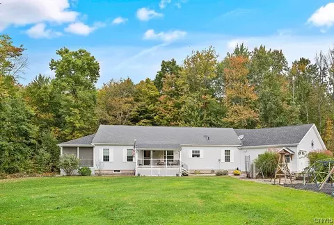 787 Silk Rd, Volney, NY 13069