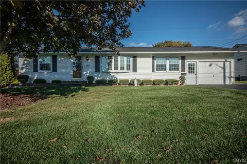 4938 Merrill Dr, Salina, NY 13088