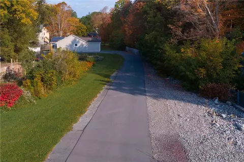 19 Clinton St, Tully, NY 13159 photo 4