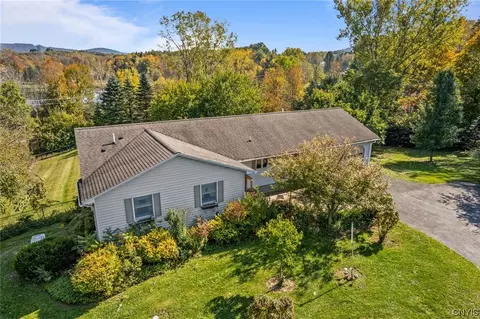 5 Bridle Ln, Dryden, NY 13053
