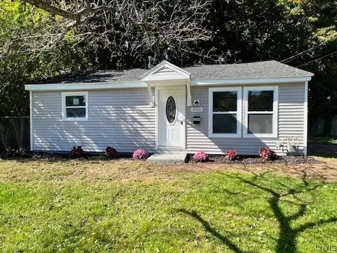 306 Belmore Dr, Syracuse, NY 13212