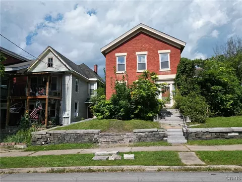 614 John St, Little Falls, NY 13365