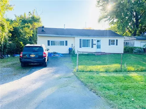 201 Anita Ave, Salina, NY 13088