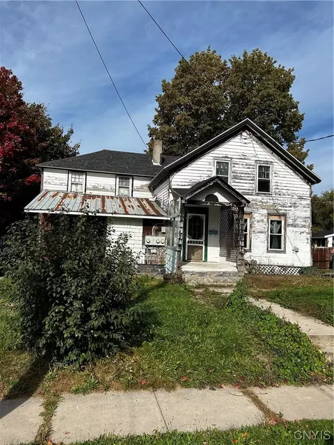 631 Bronson St, Watertown, NY 13601