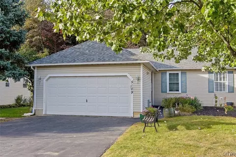 5109 Black Hawk Cir, Salina, NY 13088