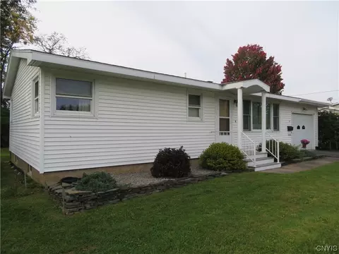 14 Royal Brook Ln, New York Mills, NY 13417