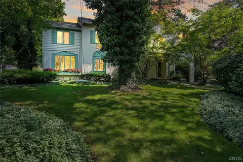 402 Sedgwick Dr, Syracuse, NY 13203