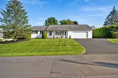 83 Indian Mound Dr, Whitestown, NY 13492