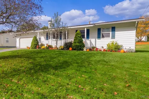 7 Cedarbrook Cres, Whitestown, NY 13492