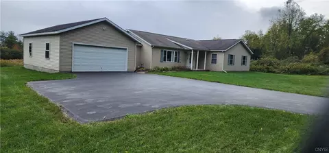 3546 Sentinel Heights Rd, Onondaga, NY 13084