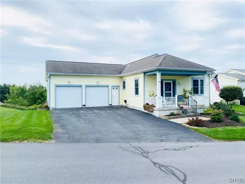 111 Antrim Ln, Camillus, NY 13031