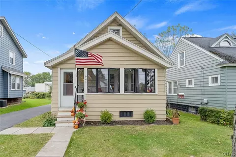 941 Turtle St, Syracuse, NY 13208