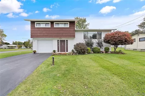 201 Greentree Dr, East Syracuse, NY 13057