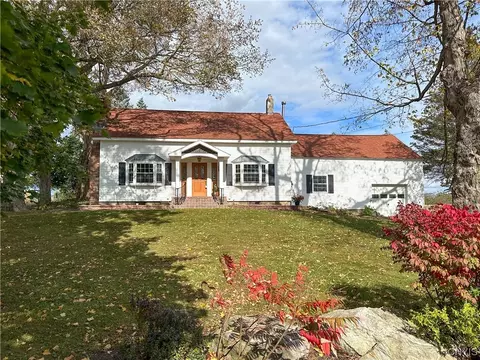 7107 W South St, Westmoreland, NY 13490