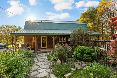 2641 Lyons Rd, Camillus, NY 13031